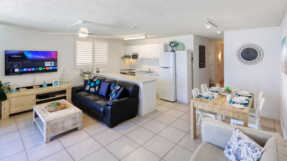 Unit 1 Kings Beach Caloundra Accommodation 1a
