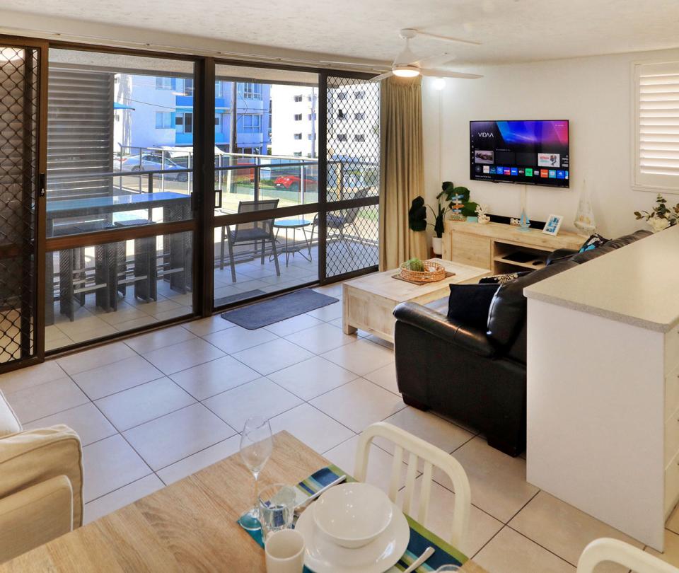 Unit 1 Kings Beach Caloundra Accommodation 2a