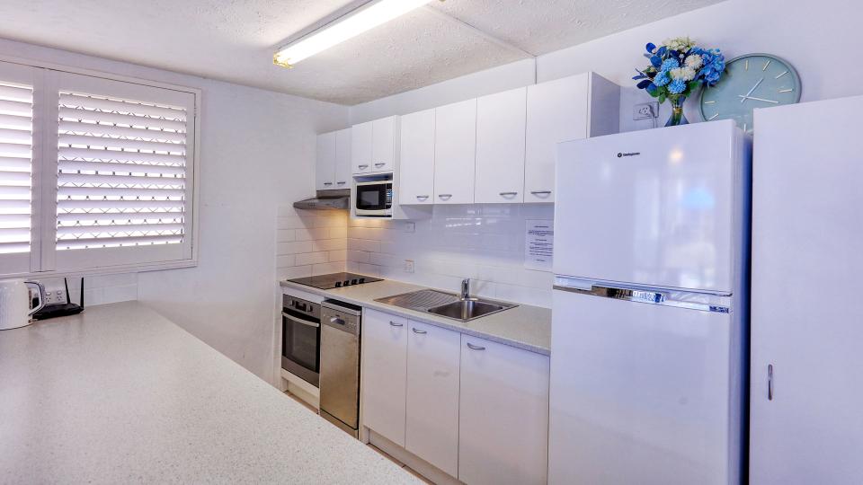 Unit 1 Kings Beach Caloundra Accommodation 3a