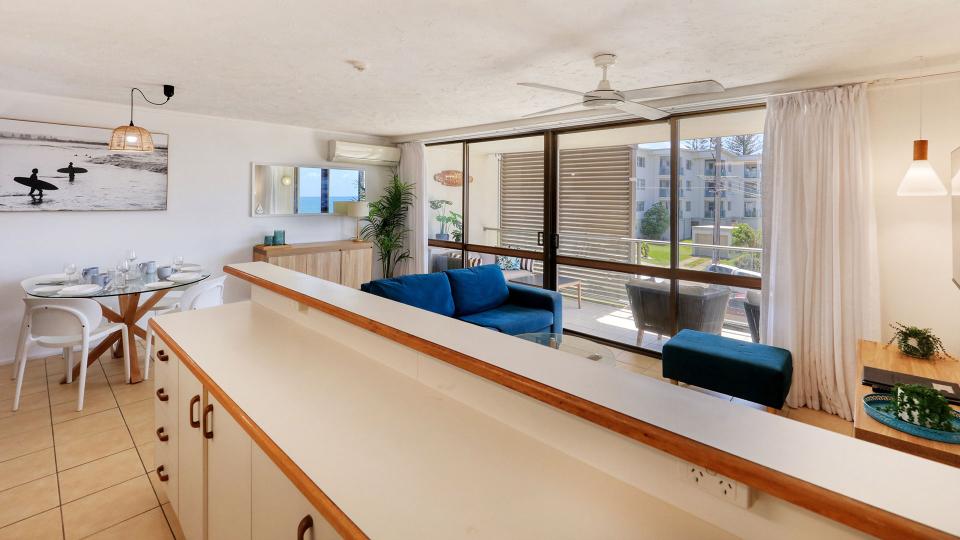 Unit 10 Kings Beach Caloundra Accommodation 1a