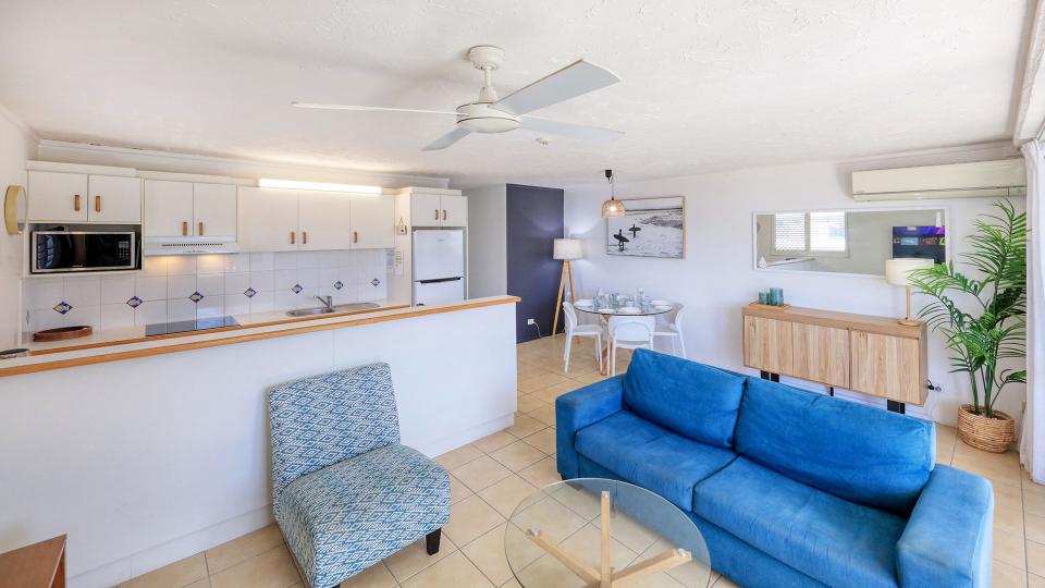 Unit 10 Kings Beach Caloundra Accommodation 3a