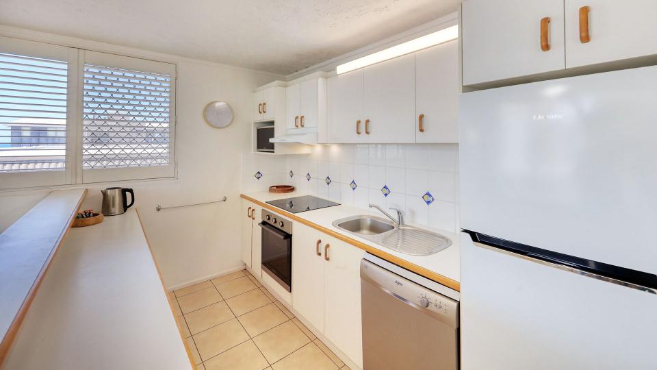 Unit 10 Kings Beach Caloundra Accommodation 4a