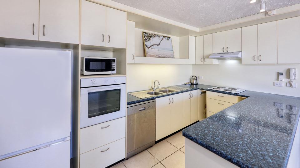 Unit 11 Kings Beach Caloundra Accommodation 4a