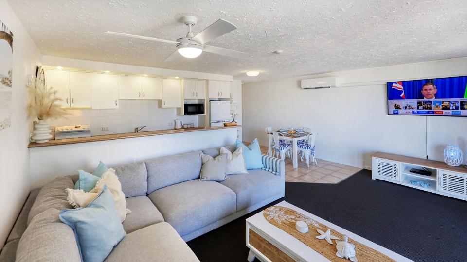 Unit 18 Kings Beach Caloundra Accommodation 3a