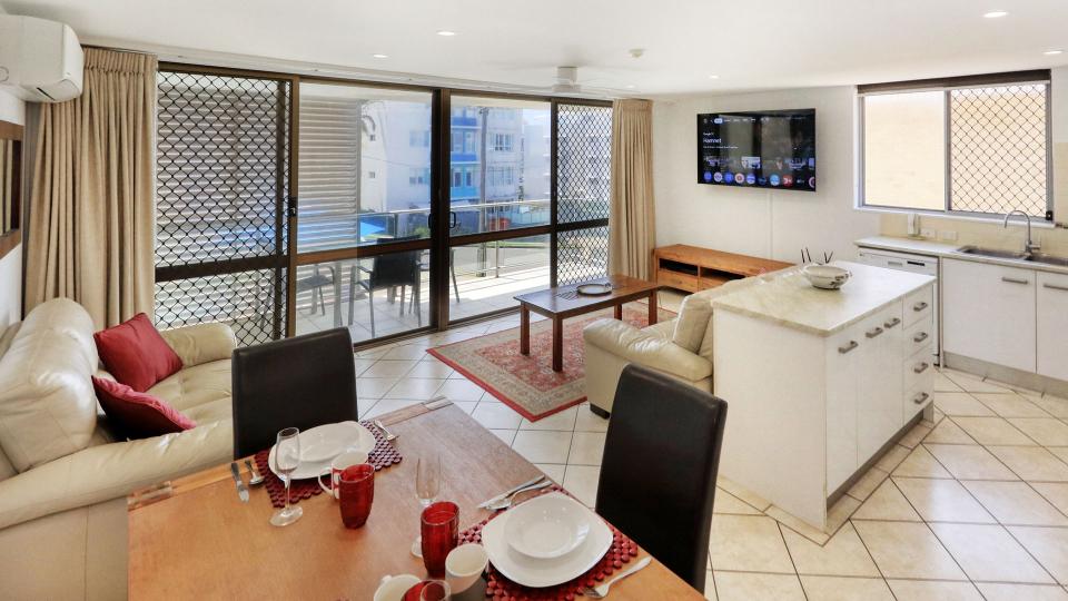 Unit 5 Kings Beach Caloundra Accommodation 1a