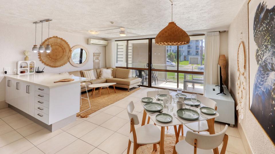 Unit 6 Kings Beach Caloundra Accommodation 2a