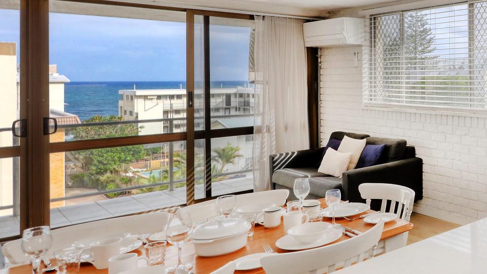 Unit 21 Kings Beach Caloundra Accommodation 3a